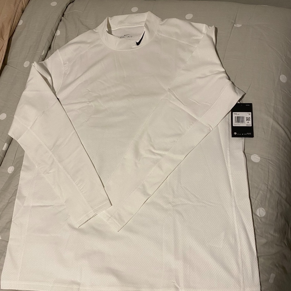 NEW NIKE long sleeve t-shirt. (3XL)